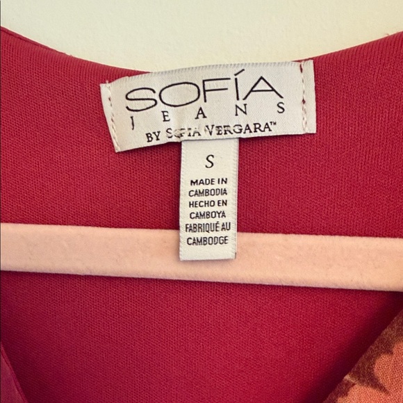 Floral V-Neck Ruffle Sleeve Top - Picture 2 of 4